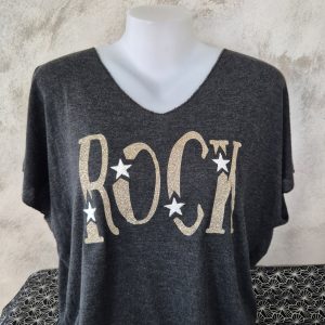 T shirt rock col v