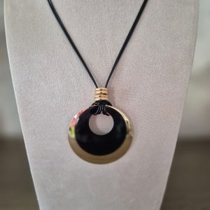Collier rond noir et doré